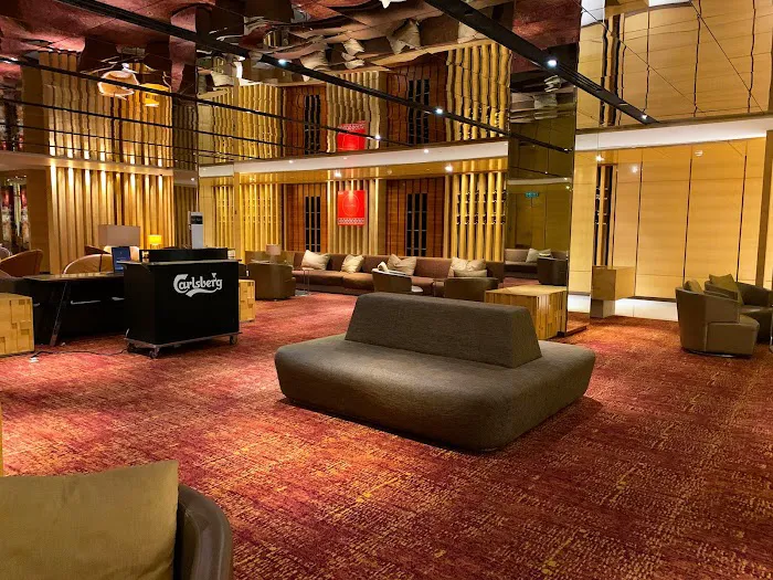 Axis Lounge Picture 7