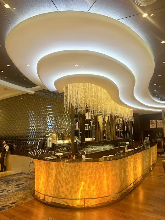 OneSixFive Lounge Picture 5