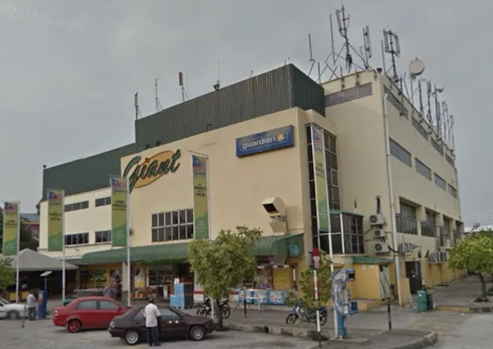 Plaza Akasia ( Plaza 18 ) Picture 3
