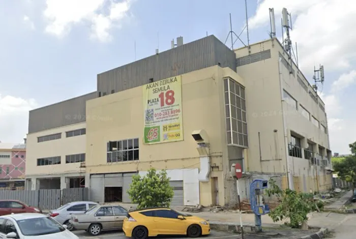 Plaza Akasia ( Plaza 18 ) Picture 2