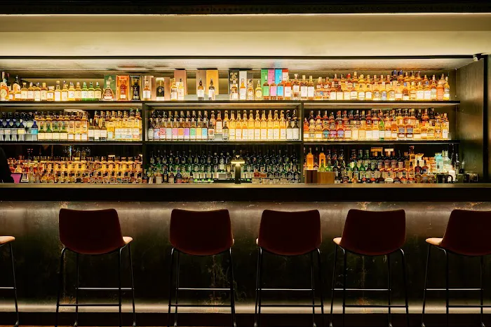 OMNI BAR KL Picture 9