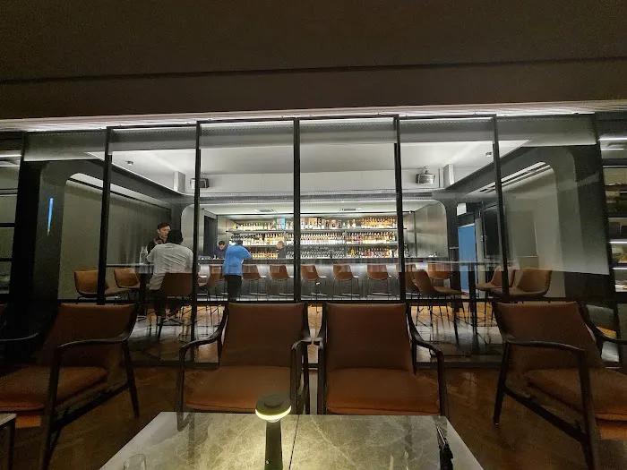OMNI BAR KL Picture 1