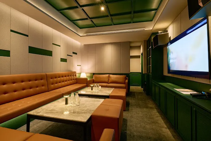 OMNI BAR KL Picture 8