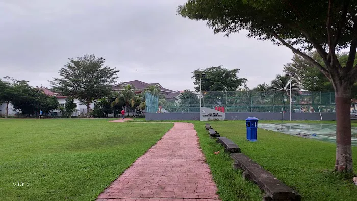 Padang Taman Sungai Besi Indah Picture 5