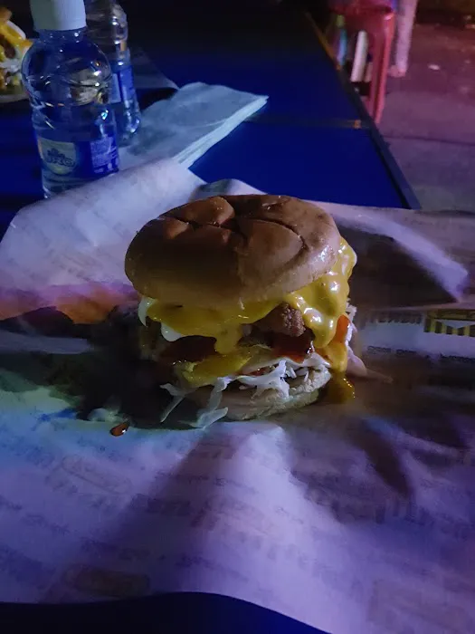 Ameer Burger Garage Picture 3