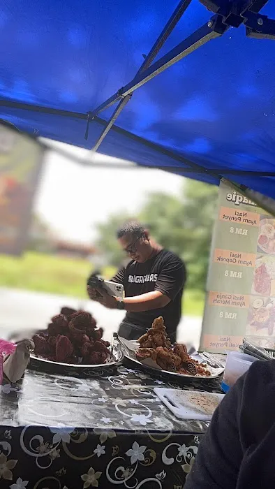 Anaqie's Kitchen (nasi ganja ayam merah) Picture 1