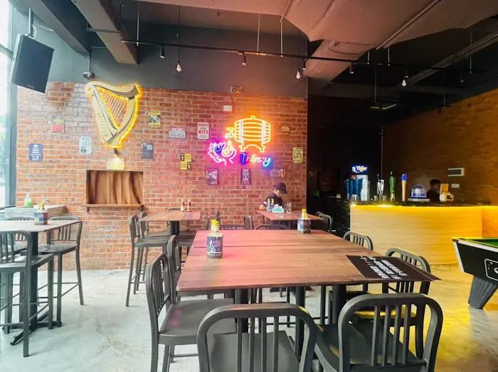 Thirst bar and grill Picture 6