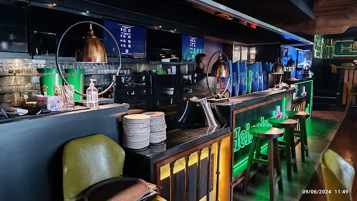 X9 Bar & Restaurant Picture 2