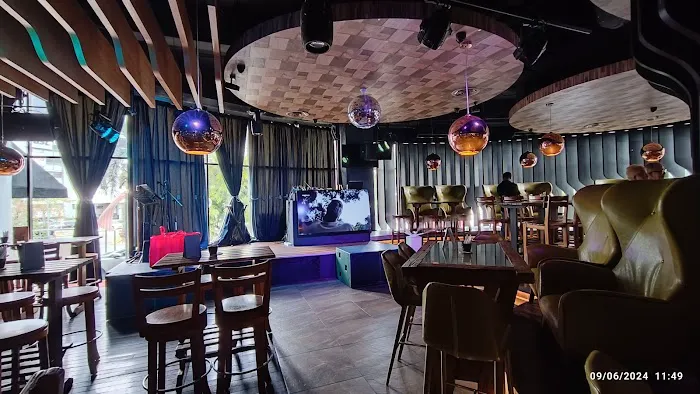 X9 Bar & Restaurant Picture 6