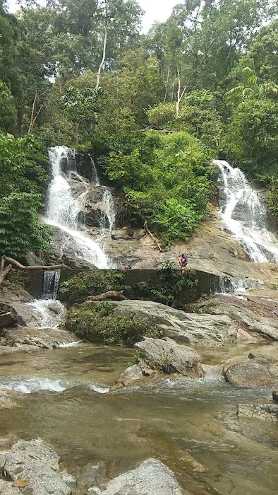Kanching Waterfall Top Picture 2