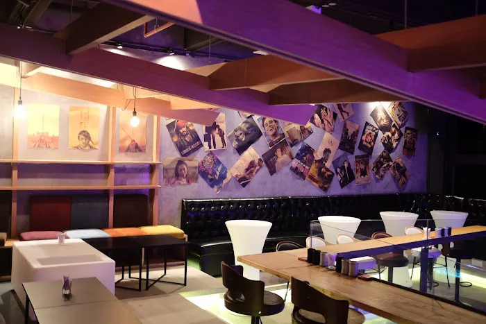 Chill Mix Karaoke & Bar Picture 8