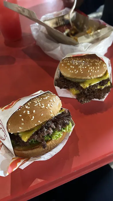 SMASHED BURGER HOUSE Picture 5