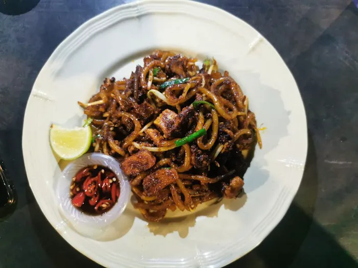 AE Steamboat & Noodle's Picture 10