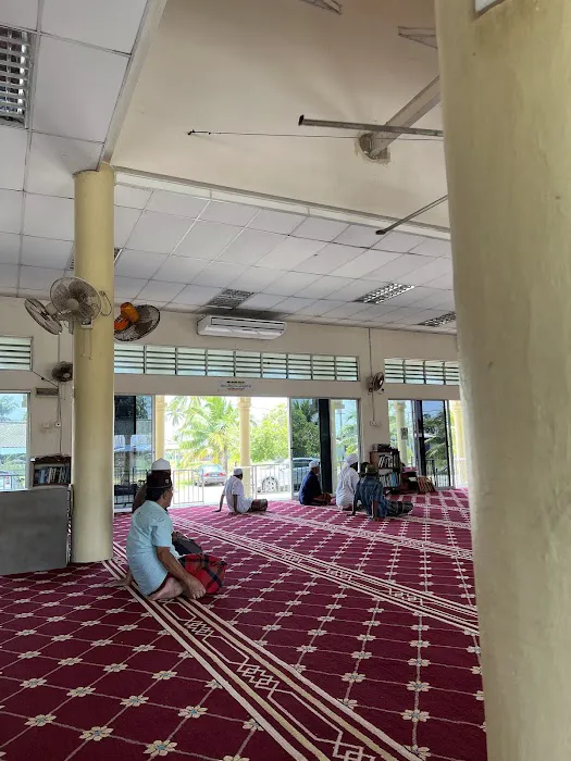 Masjid Kg Air Tawar Picture 10