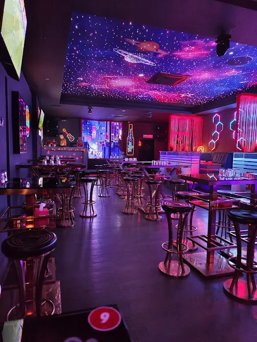 V1 Karaoke & Pub Picture 1