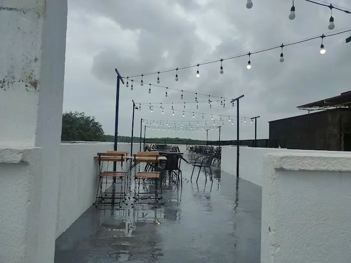 BUMBUNG CAFE Picture 2