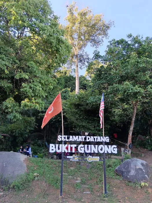 Hiking bukit Gunong Picture 6