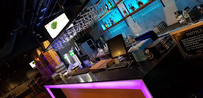 BLISS LOUNGE Picture 5