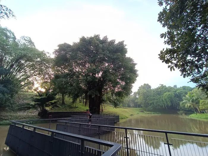 Taman Dusun Bandar Picture 4