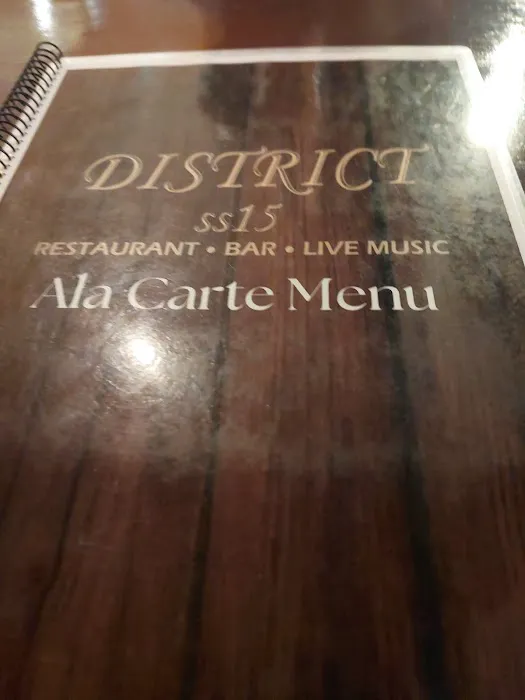District ss15 restaurant n bar Picture 4