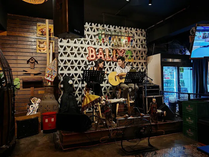 Little Bally Cafe Picture 2