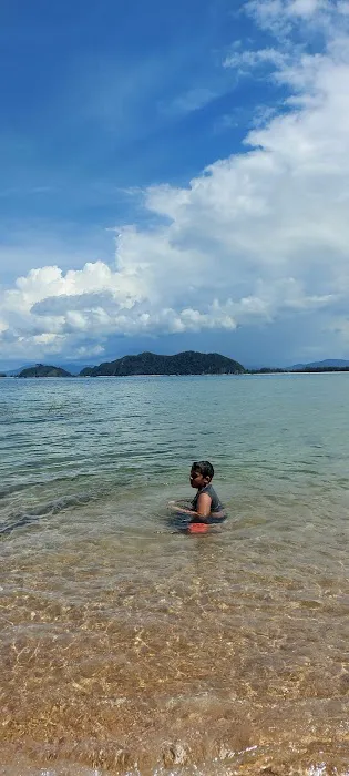 Rhu Island Campsite Picture 6