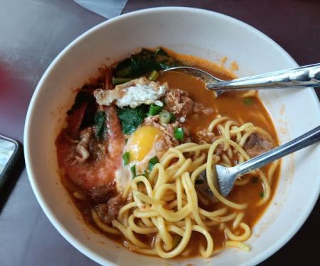 Gerai Mee Bandung Acchu (Nasi Goreng Berapi & Sotong Kangkung)