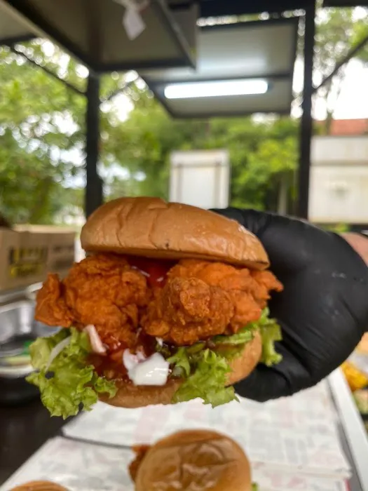 Izzul Islam Burger Picture 1