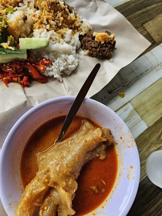 Restoran Fenomena Nasi Ulam Ayam Kampung Picture 2
