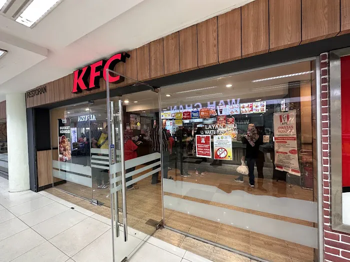 KFC Plaza Giant Picture 2