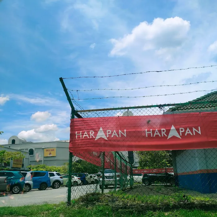 KFC Plaza Giant Picture 4