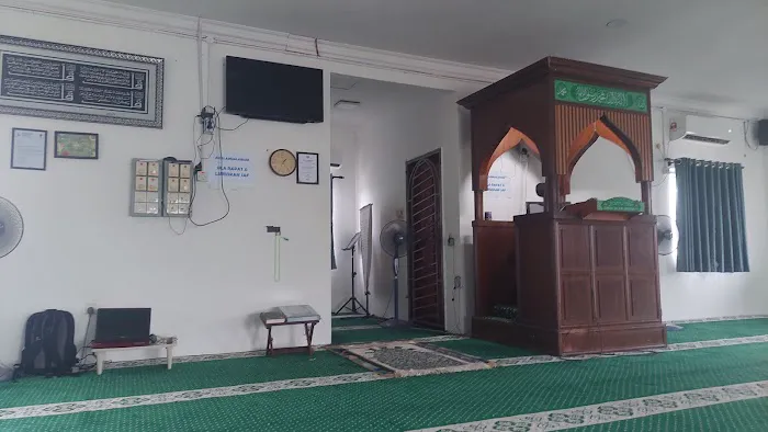 Surau Jalan Universiti Picture 9