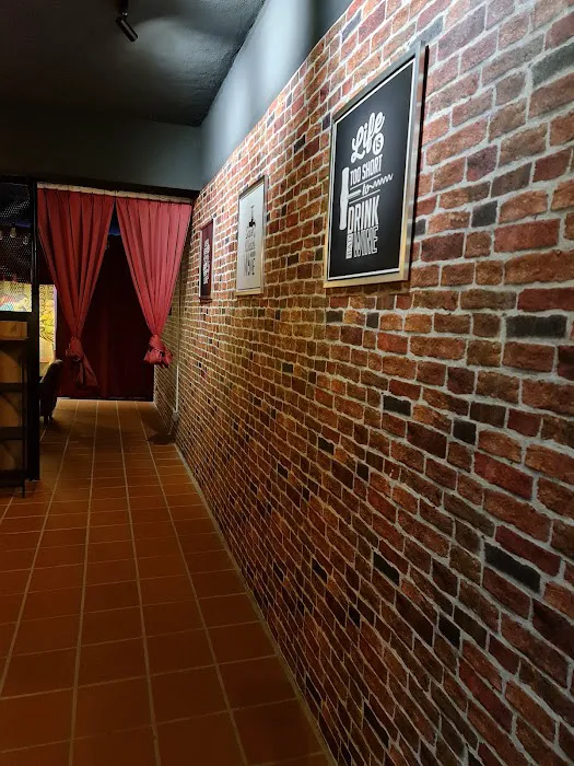 LITTLE WINE HOUSE AND RESTAURANTS Picture 8