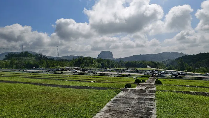 Nirvana (Karak) Memorial Park Picture 2