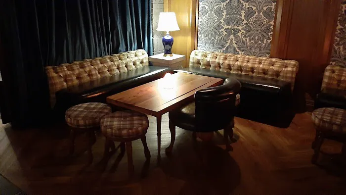 Banker Bar Picture 4
