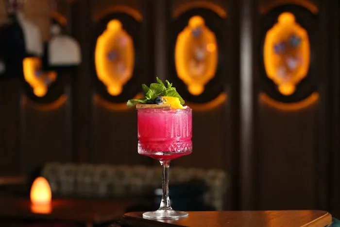 Banker Bar Picture 5
