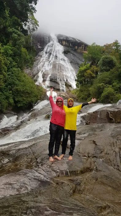 Dabong camp side stong hill waterfall Picture 1