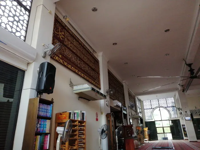 Al-Irsyad Mosque Picture 8