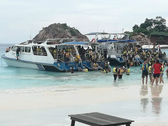 Redang Island Sun Batik Gallery Picture 9