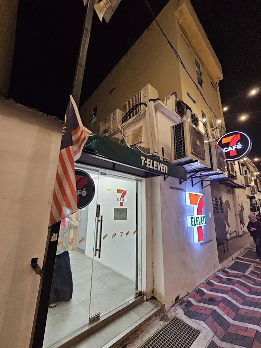 7CAFé by 7-Eleven Jalan Mahkota (#2330) Picture 2