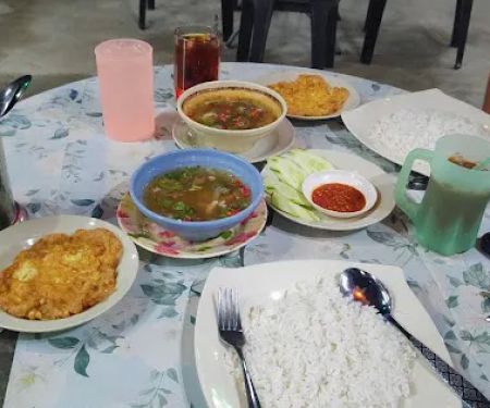 Kedai Makan Pokok Getah