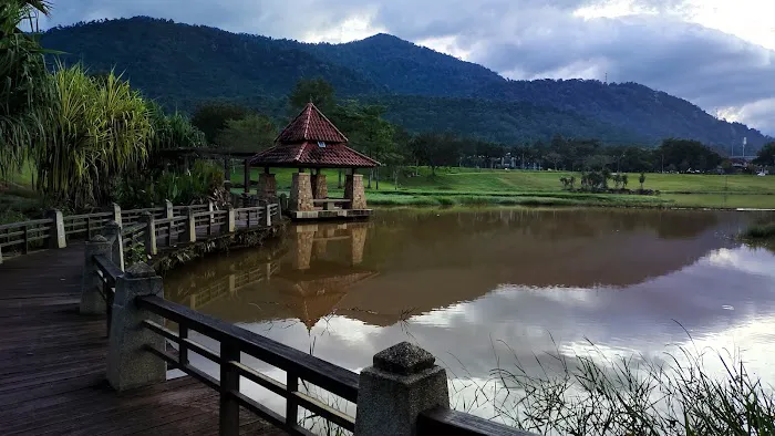 Taman Tasik Embayu Proton City Picture 1