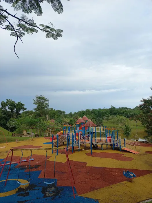 Taman Tasik Embayu Proton City Picture 5