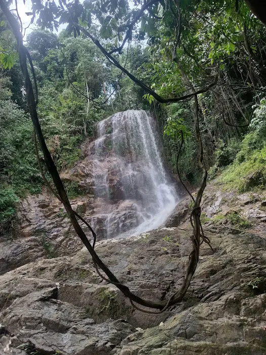 Strata waterfall Picture 4