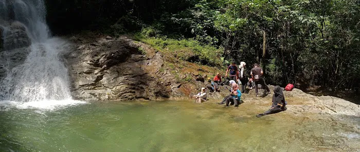 Strata waterfall Picture 10