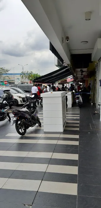 BAWAL RATU SHAH ALAM Picture 3