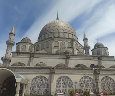 Al-Mukarramah Mosque