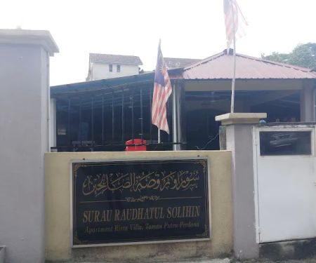 Surau Raudhatul Solihin, Pangsapuri Rista Villa