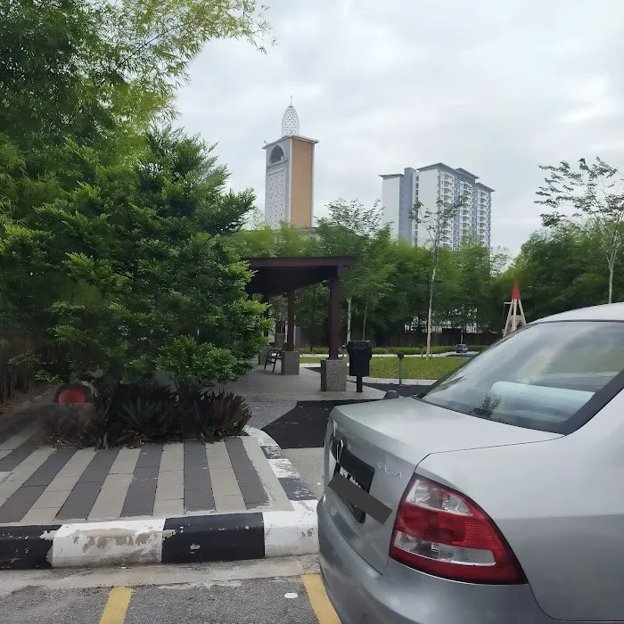 Pekan Sungai Besi Community Park Picture 4