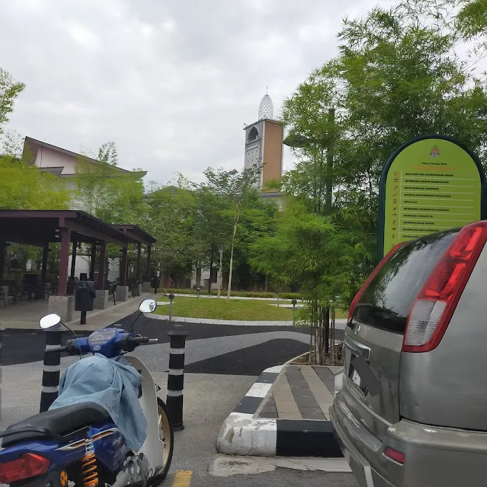Pekan Sungai Besi Community Park Picture 6